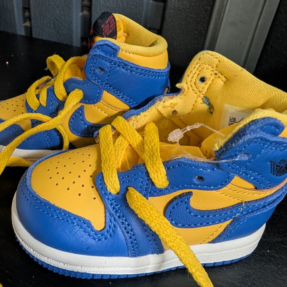 Nike Kids Blue and Yellow Sneakers